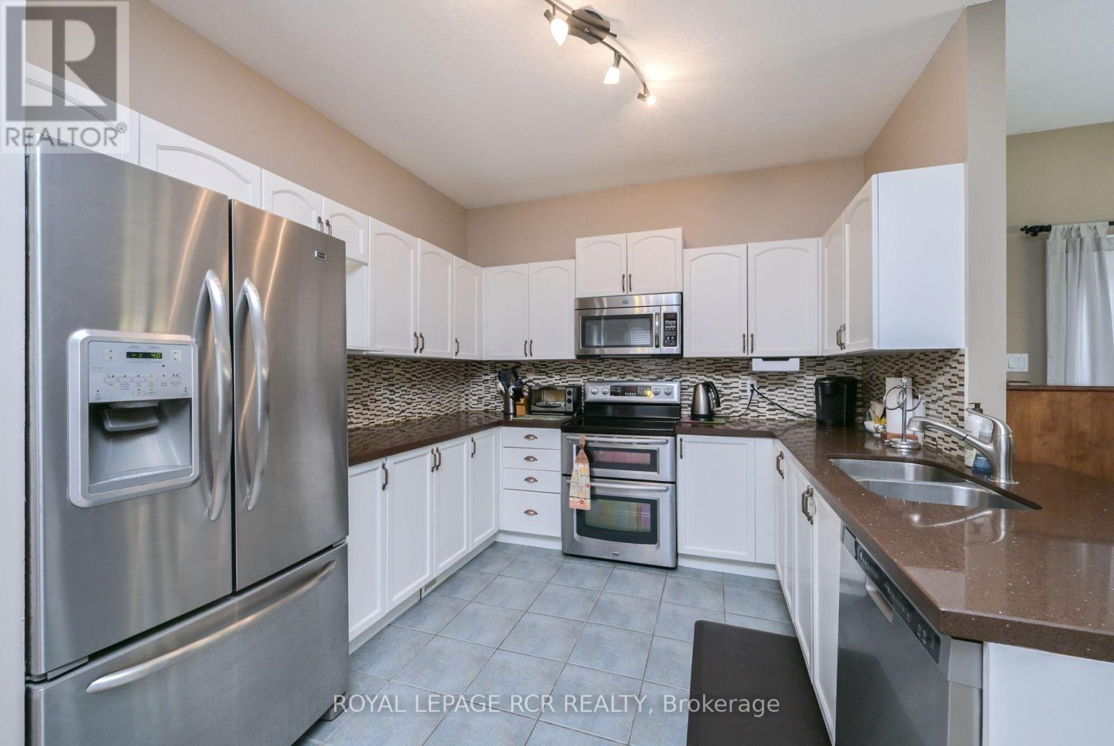 26 Benjamin Crescent, Orangeville, Ontario  L9W 5J2 - Photo 5 - W12007263