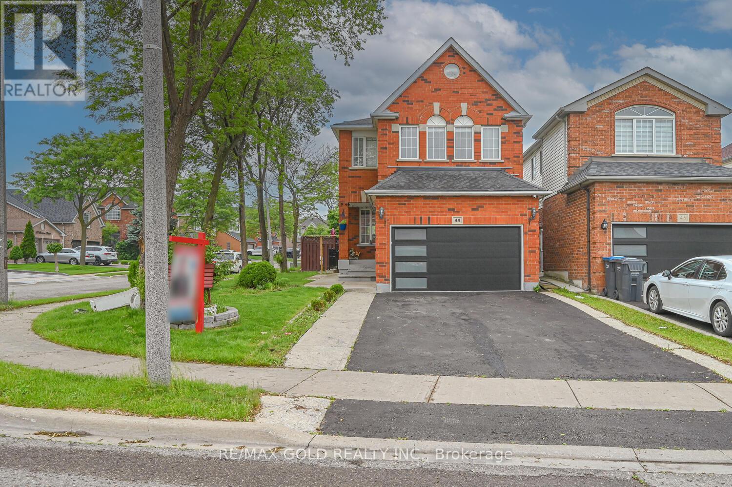 44 RIBBON DRIVE, Brampton, Ontario