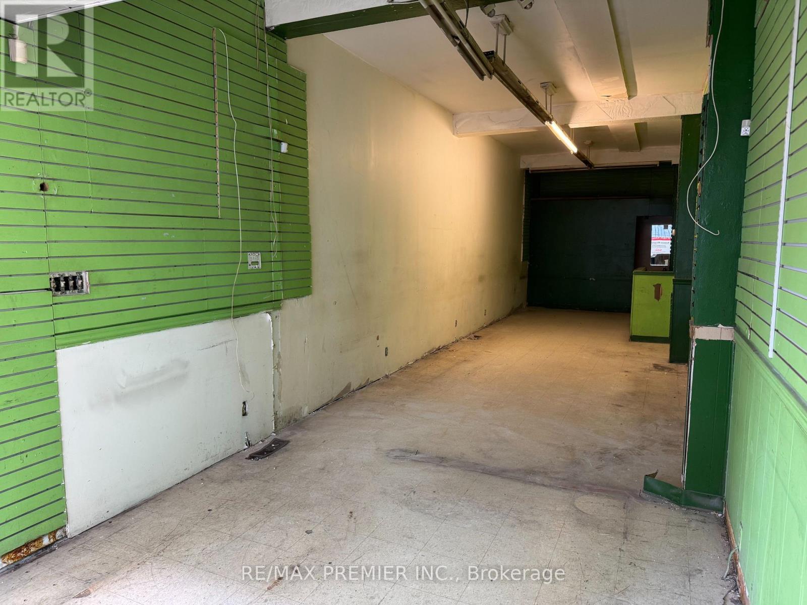 1602 Eglinton Avenue W, Toronto, Ontario  M6E 2G5 - Photo 13 - W12201473