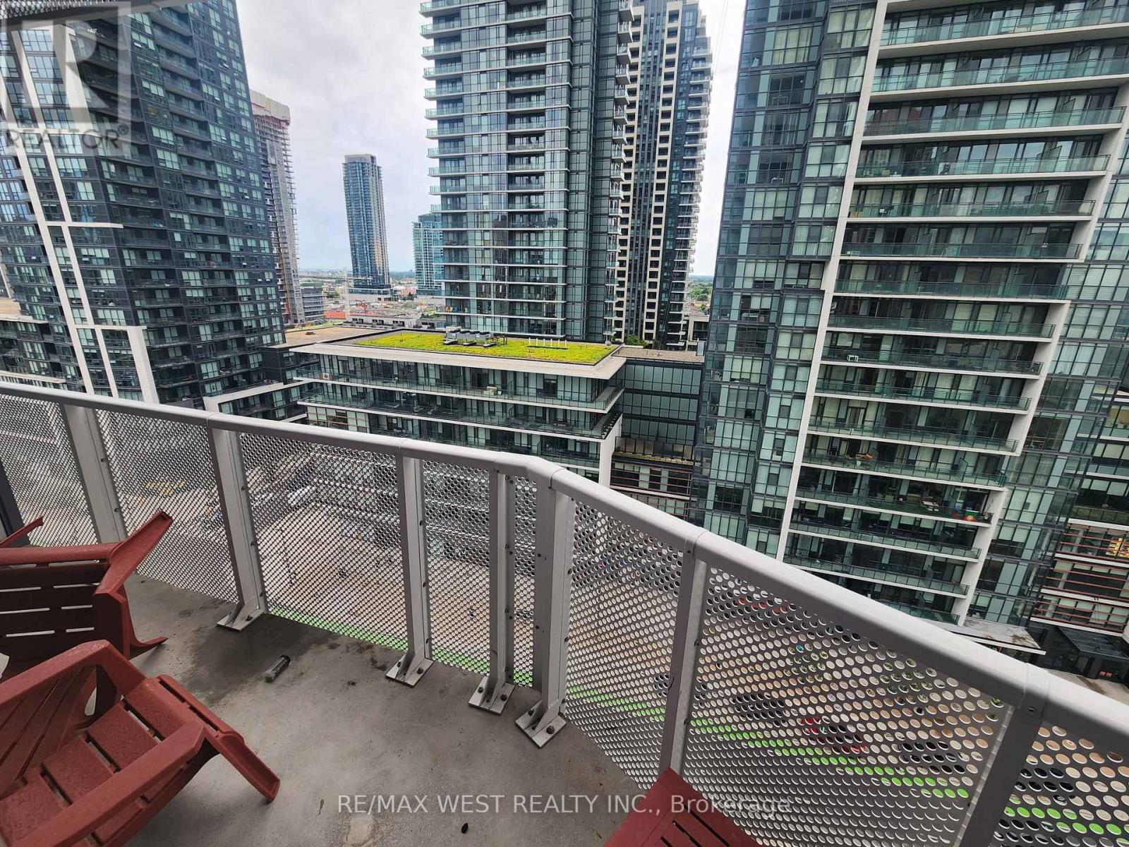 1201 - 4065 Confederation Parkway, Mississauga, Ontario  L5B 0L4 - Photo 18 - W12201494