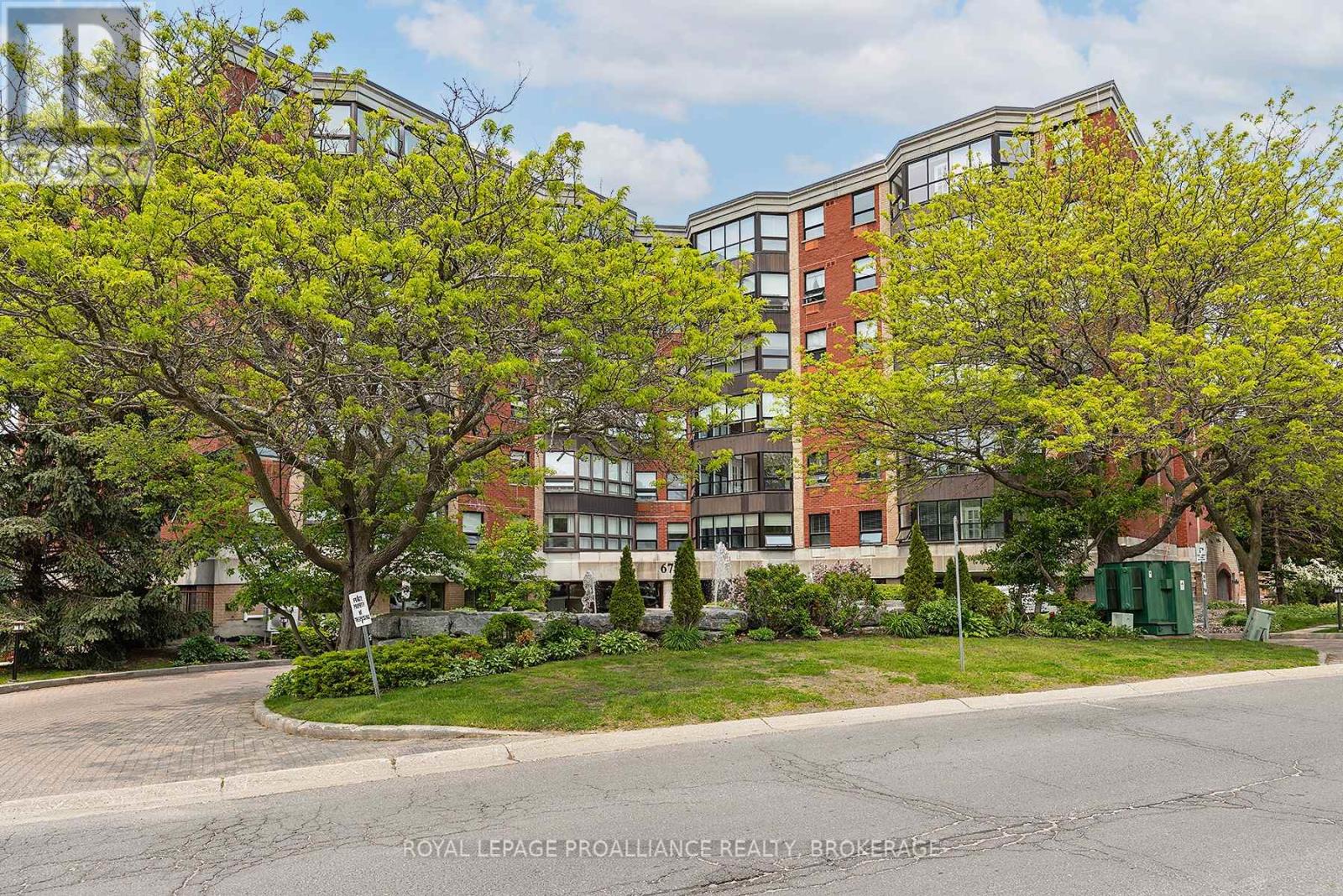702 - 675 DAVIS DRIVE, kingston (east gardiners rd), Ontario