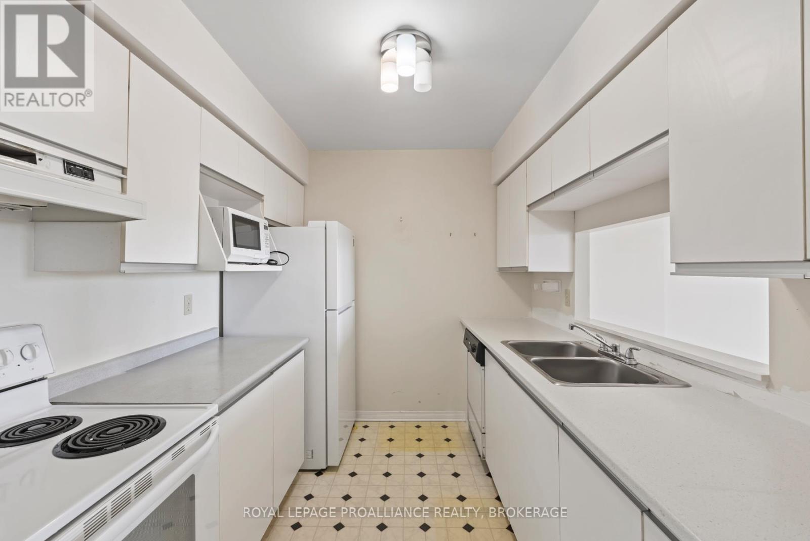 702 - 675 Davis Drive, Kingston, Ontario  K7M 8L5 - Photo 24 - X12201607