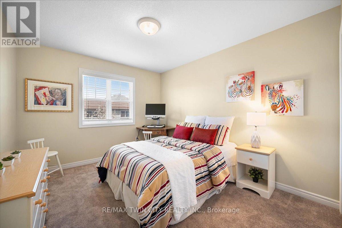 285 Doon South Drive, Kitchener, Ontario  N2P 2X1 - Photo 21 - X12201420
