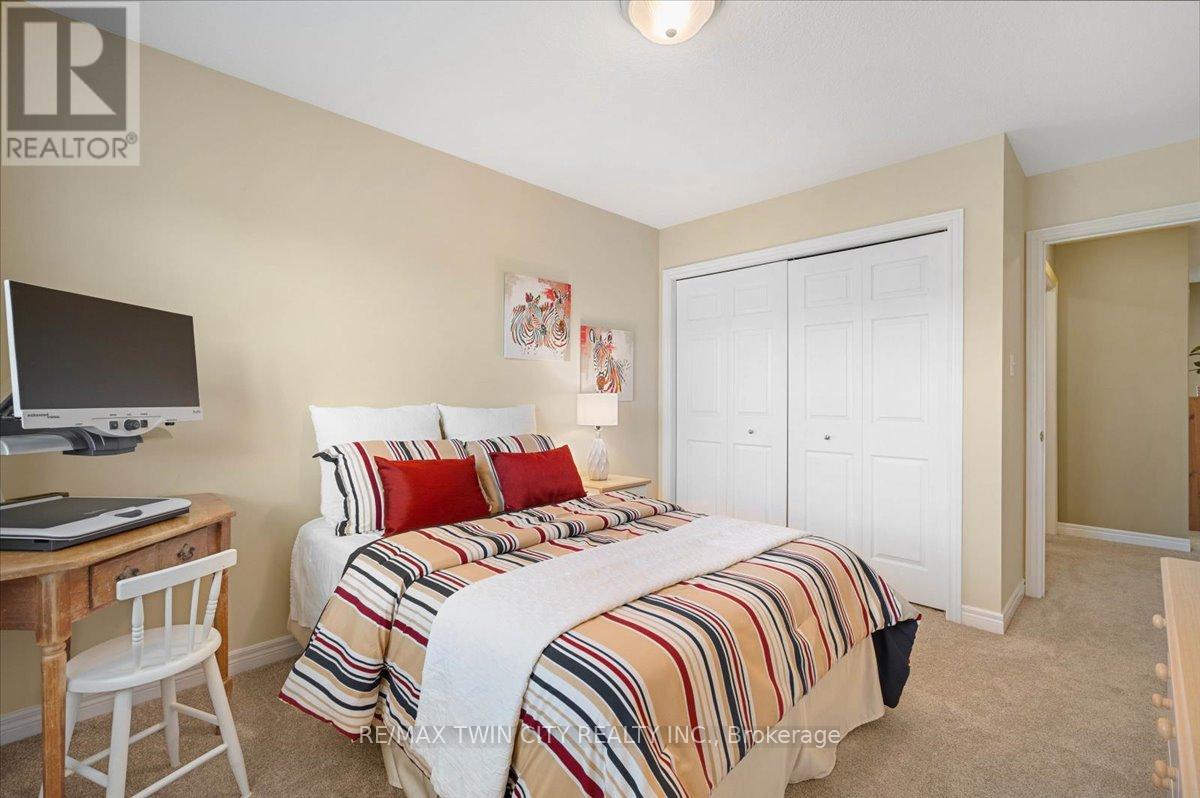285 Doon South Drive, Kitchener, Ontario  N2P 2X1 - Photo 22 - X12201420