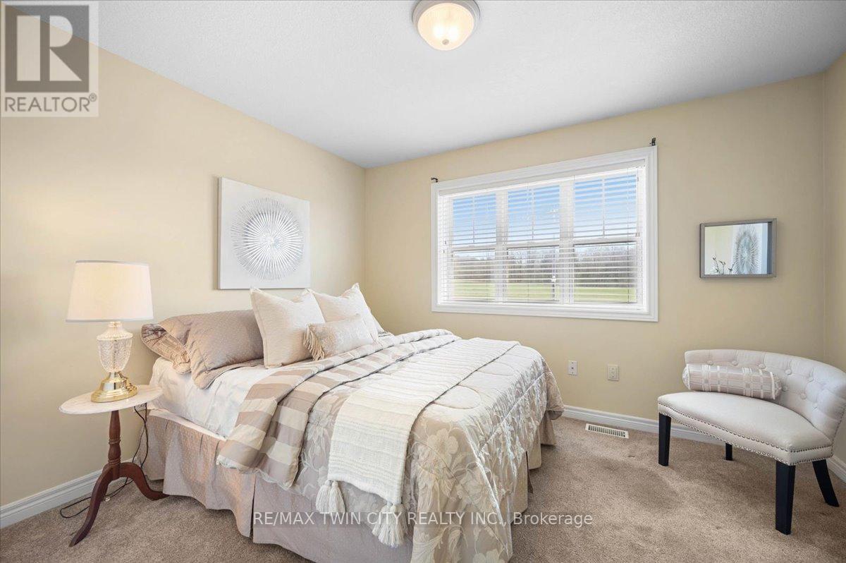 285 Doon South Drive, Kitchener, Ontario  N2P 2X1 - Photo 24 - X12201420