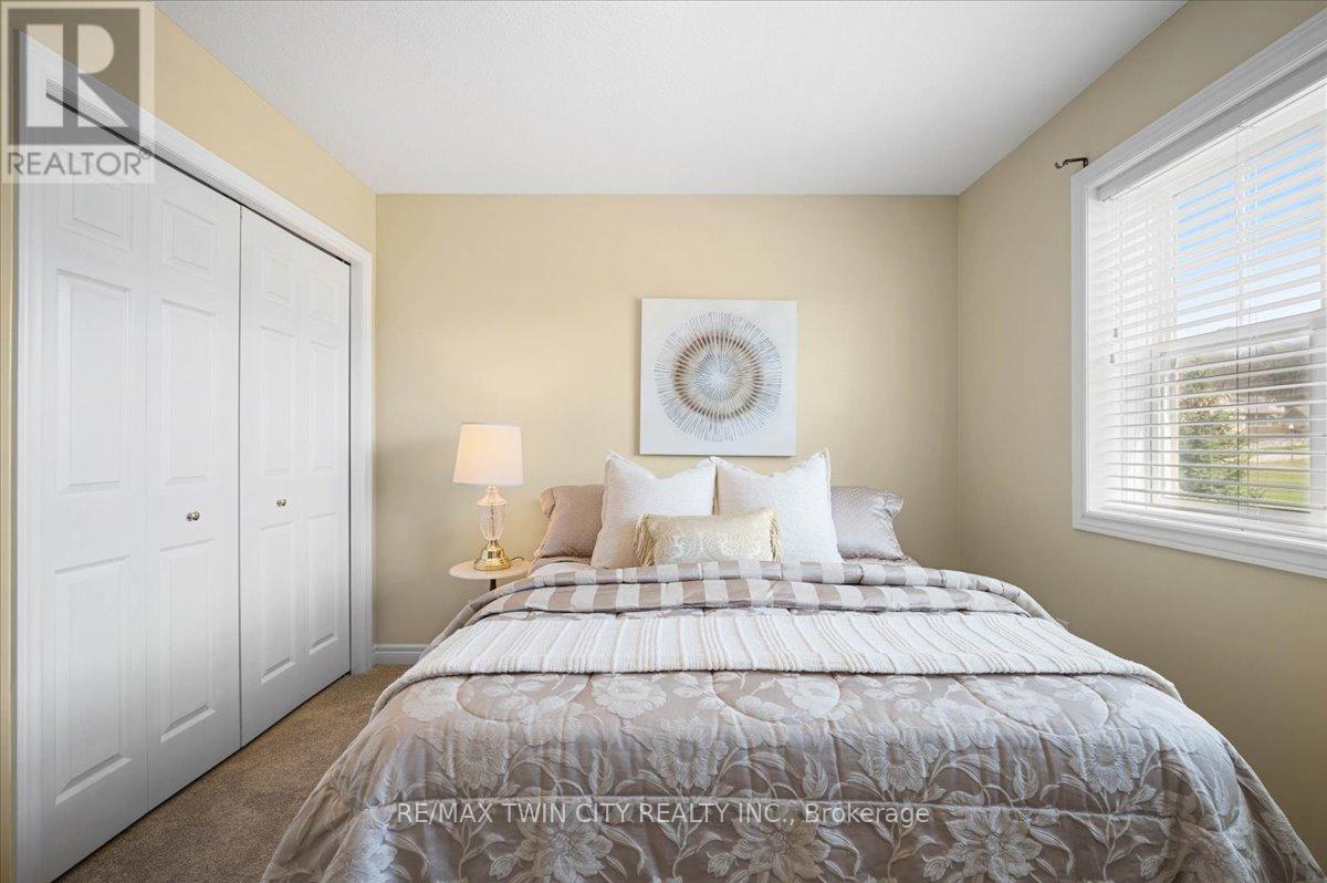 285 Doon South Drive, Kitchener, Ontario  N2P 2X1 - Photo 25 - X12201420