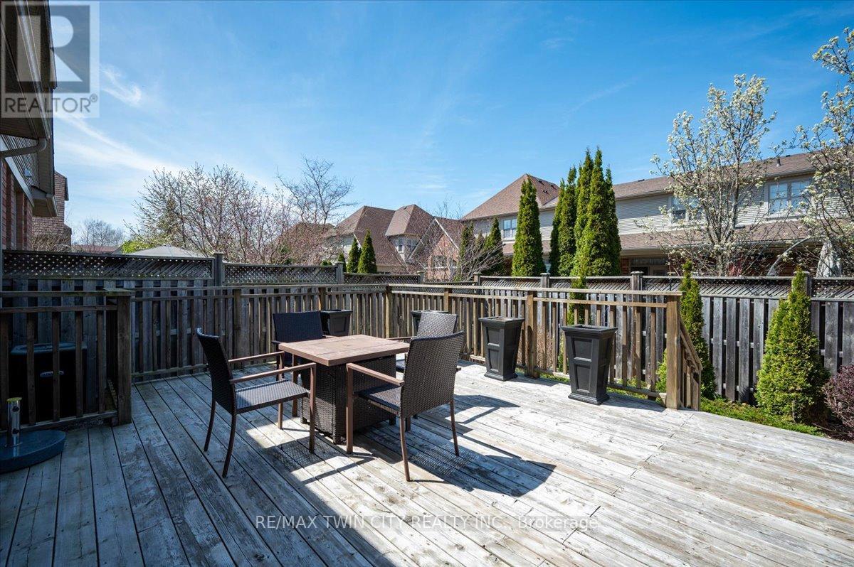285 Doon South Drive, Kitchener, Ontario  N2P 2X1 - Photo 32 - X12201420