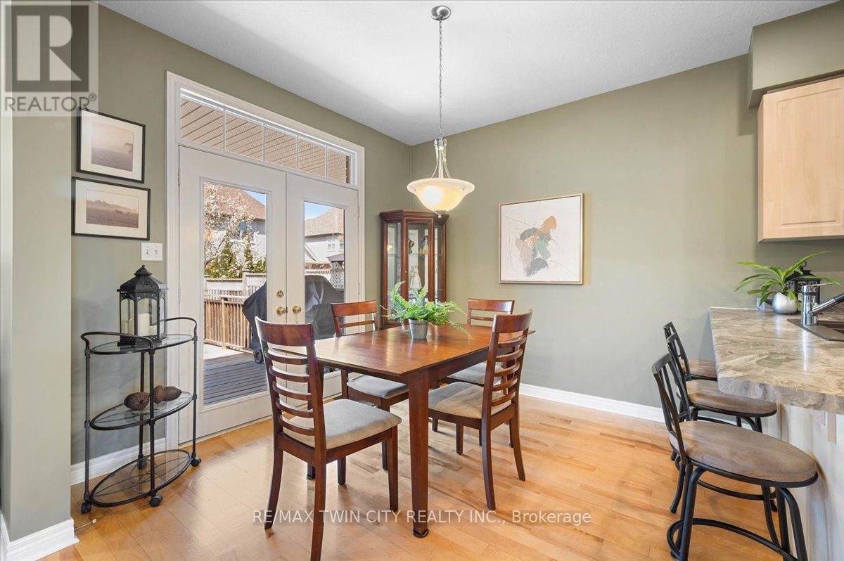 285 Doon South Drive, Kitchener, Ontario  N2P 2X1 - Photo 9 - X12201420