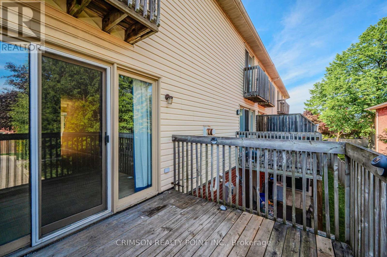 7 - 266 Limeridge Road E, Hamilton, Ontario  L9A 2S7 - Photo 9 - X12201451