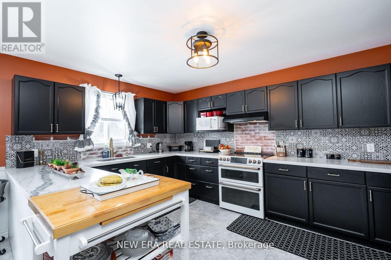 443 County Rd 40, Douro-Dummer, Ontario  K0L 2V0 - Photo 10 - X12201482