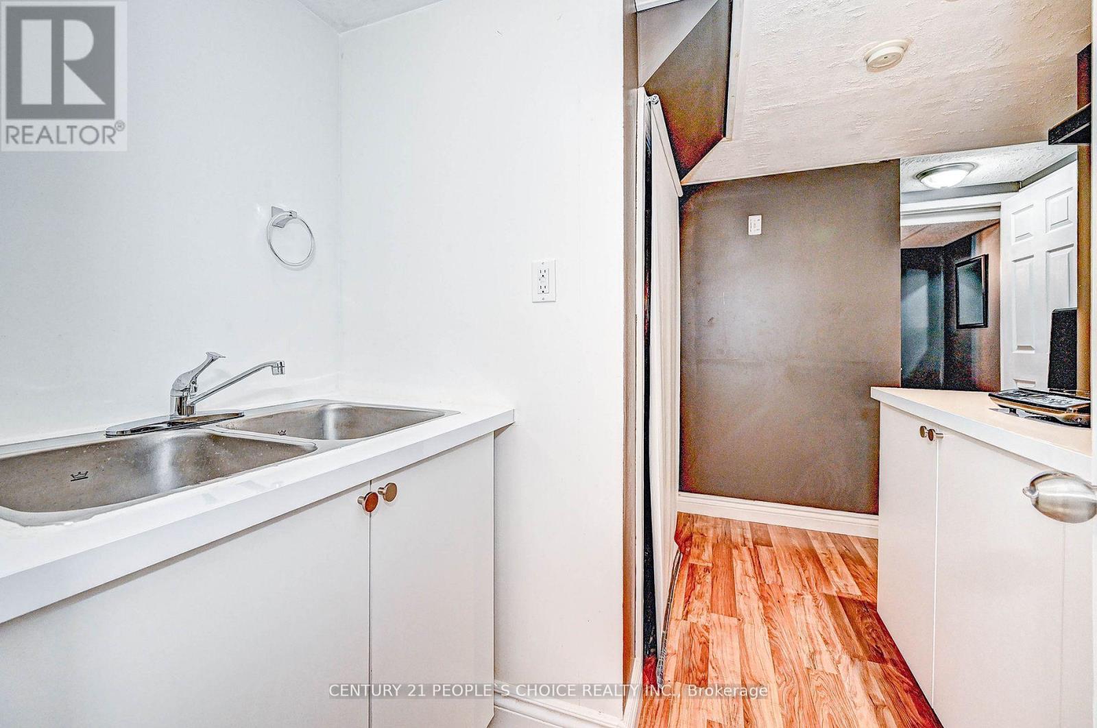 155 Prosperity Drive, Kitchener, Ontario  N2E 4E8 - Photo 39 - X12201487