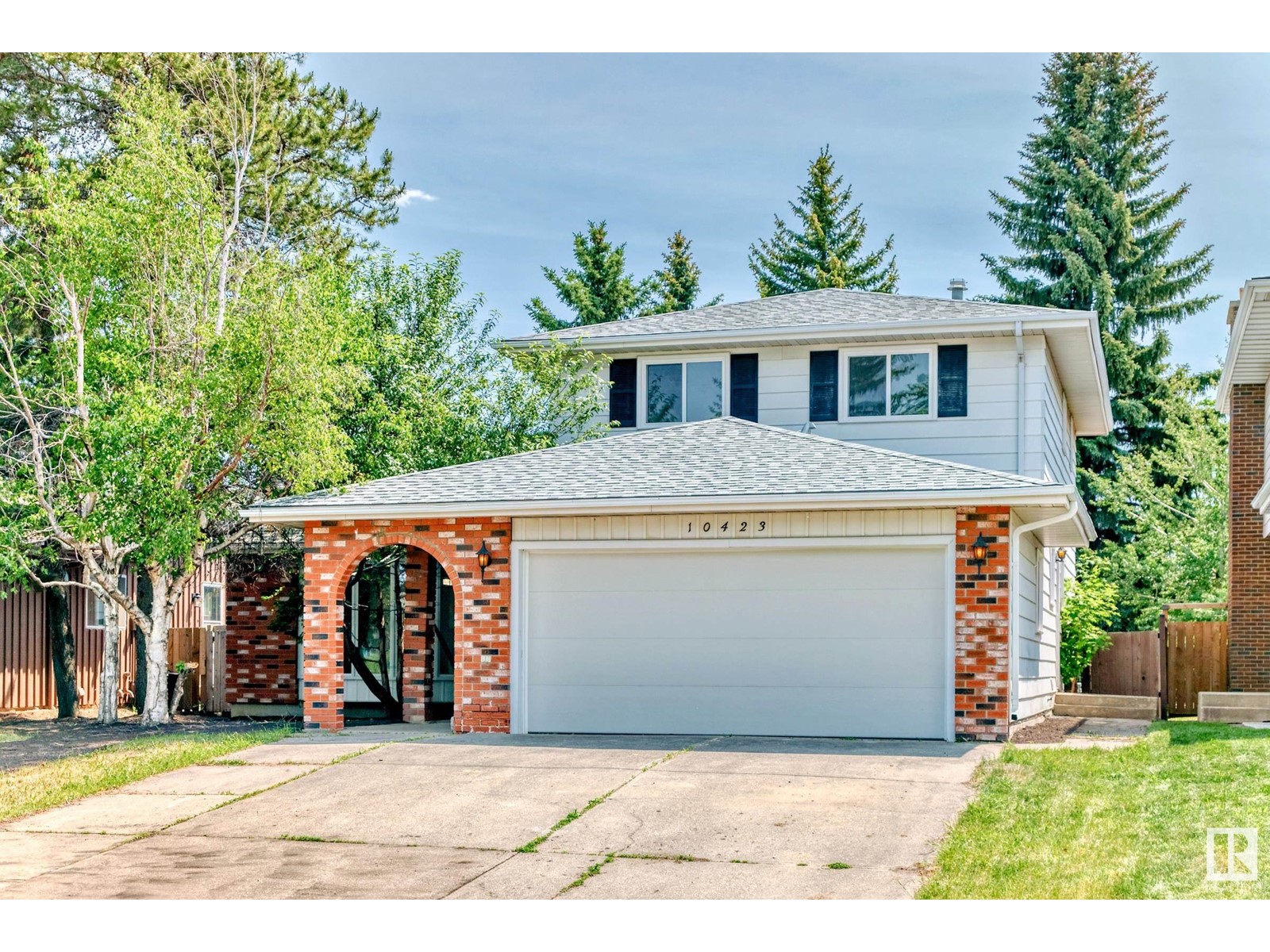 10423 35 AV NW, Edmonton, Alberta