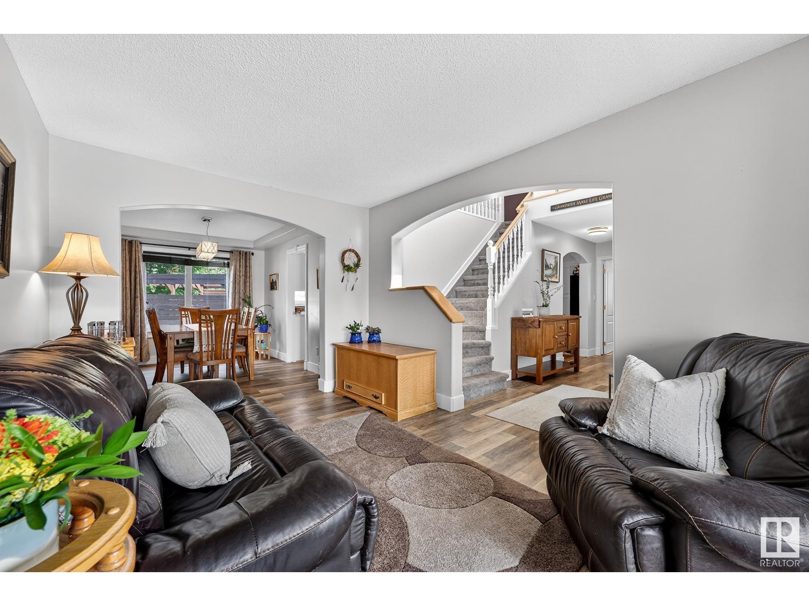 Property at 91 COURTENAY TC image 2