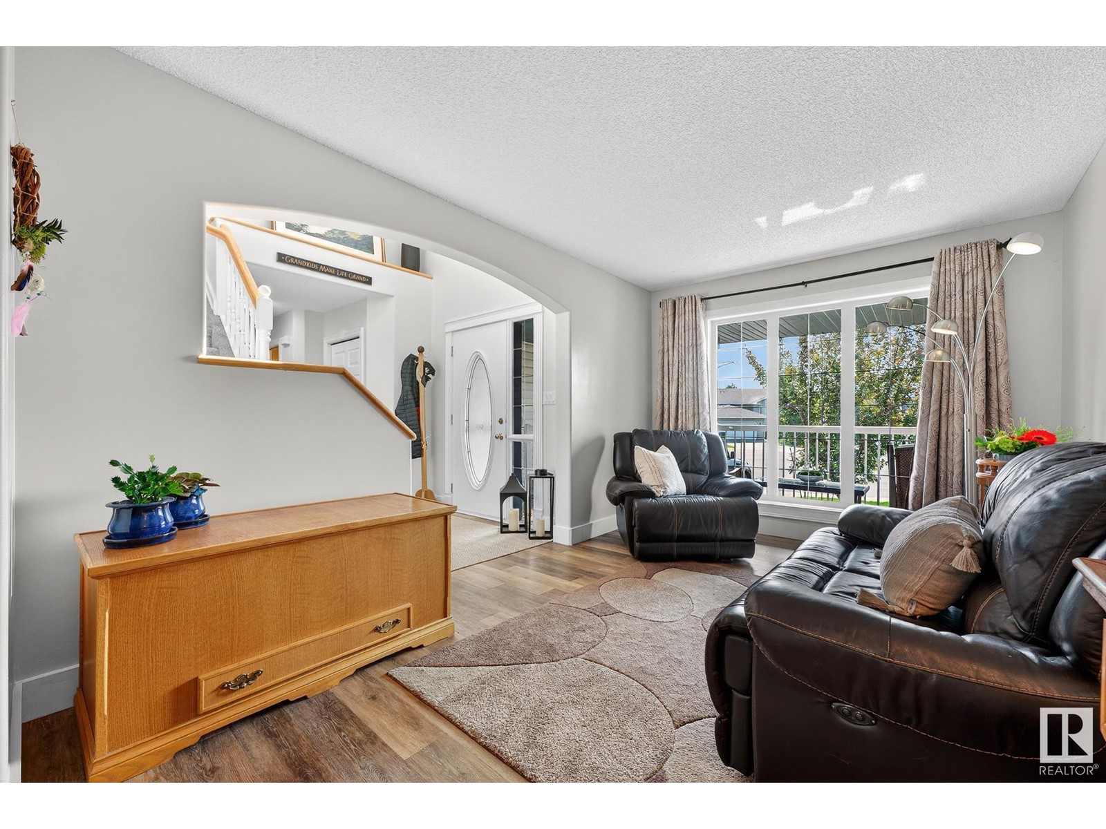 Property at 91 COURTENAY TC image 3