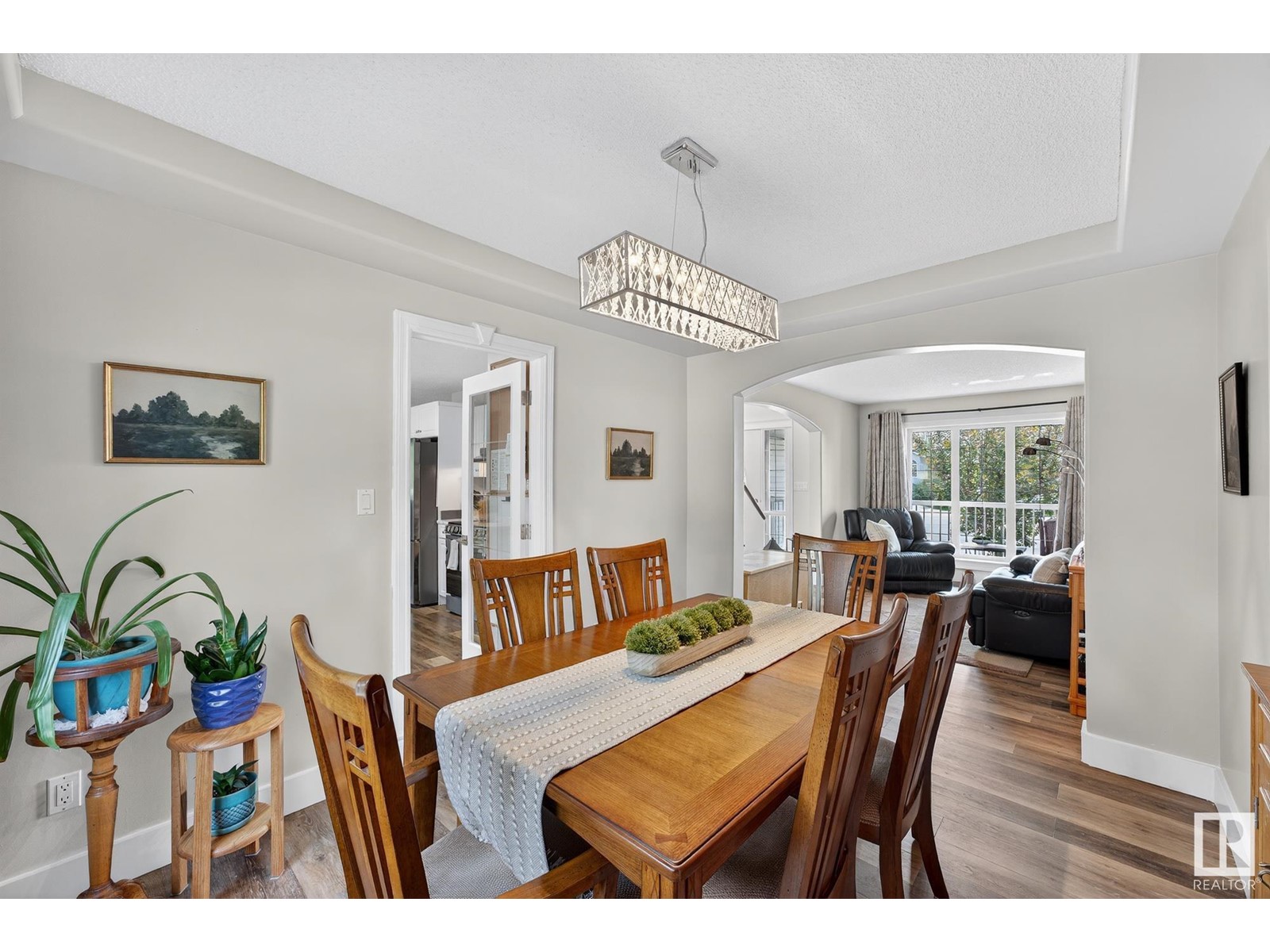 Property at 91 COURTENAY TC image 5