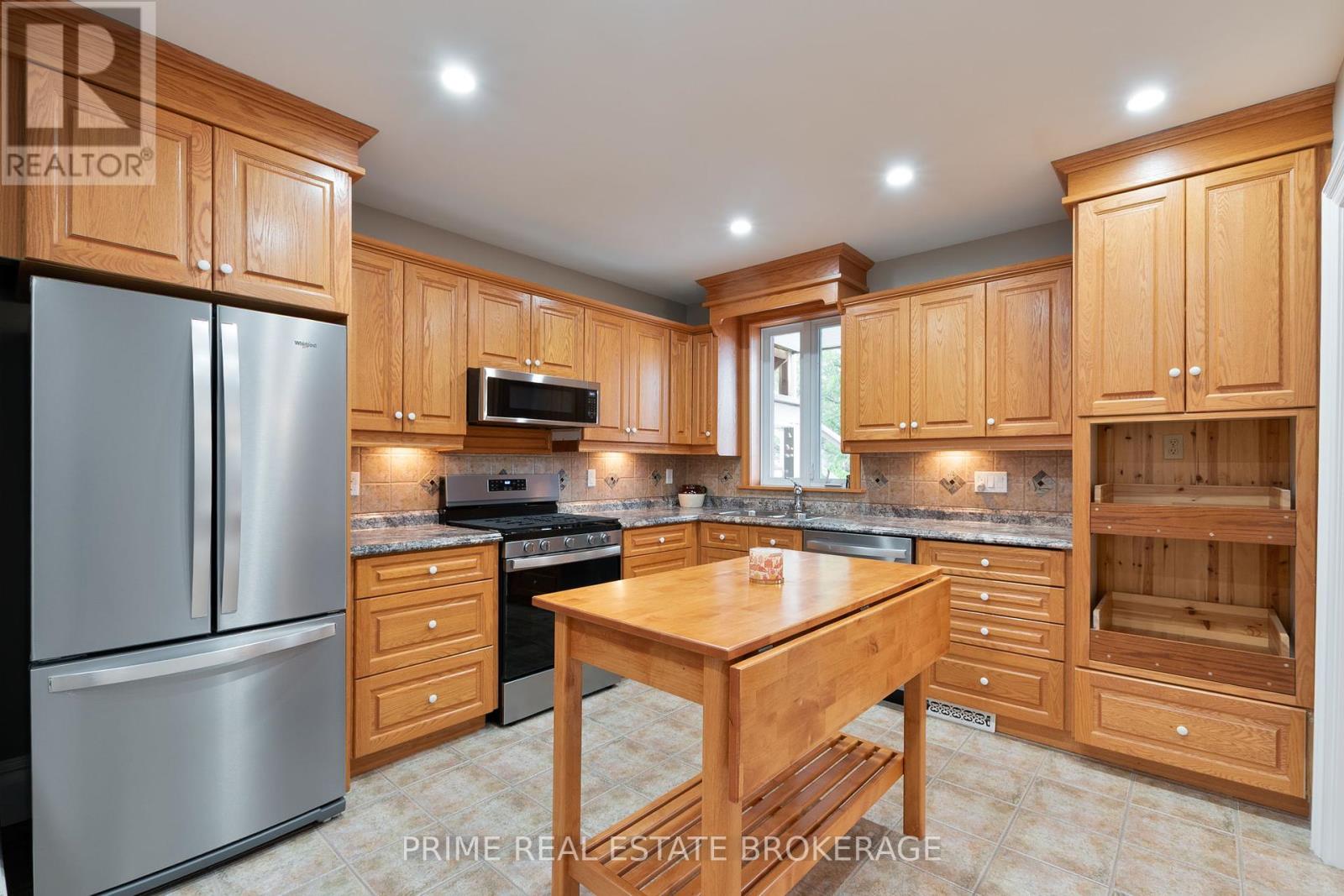 311 Smith Street, Central Elgin, Ontario  N5L 1C7 - Photo 13 - X12201670