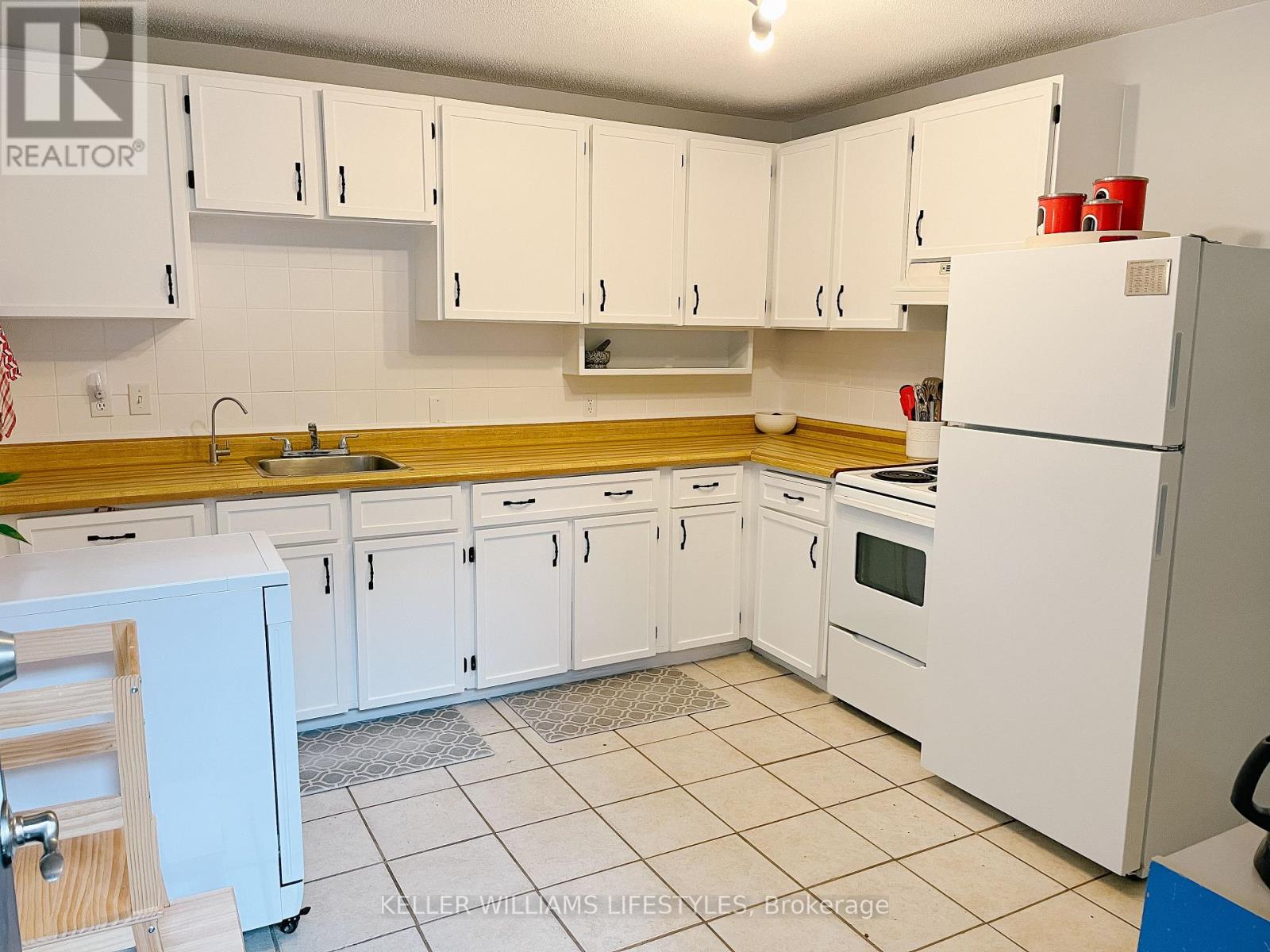 318 Base Line Road W, London South, Ontario  N6J 1W1 - Photo 5 - X12201698