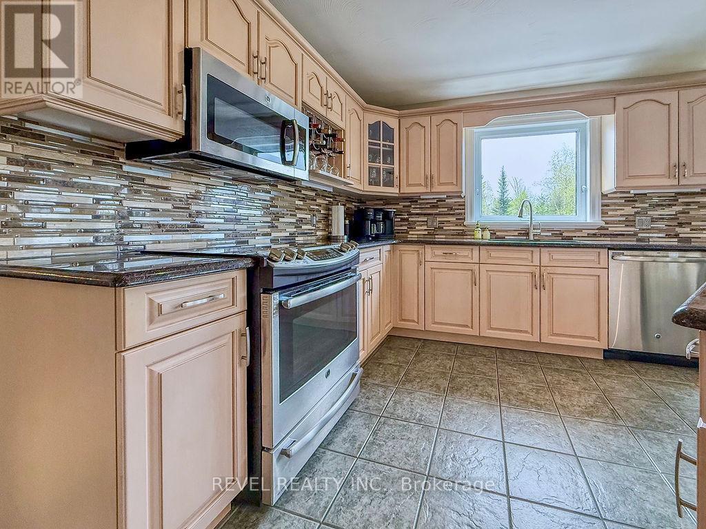 367 Bonaventure Drive, Timmins, Ontario  P4R 1L5 - Photo 11 - T12201650