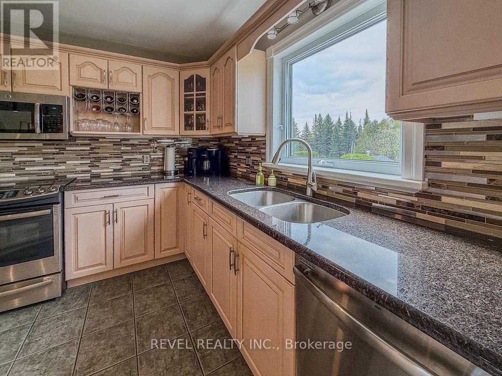 367 Bonaventure Drive, Timmins, Ontario  P4R 1L5 - Photo 12 - T12201650
