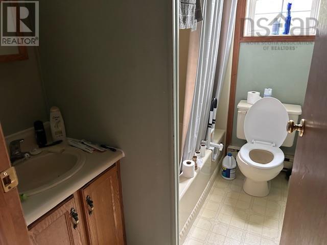 12 Burt Avenue, Louisdale, Nova Scotia  B0E 1V0 - Photo 8 - 202513378
