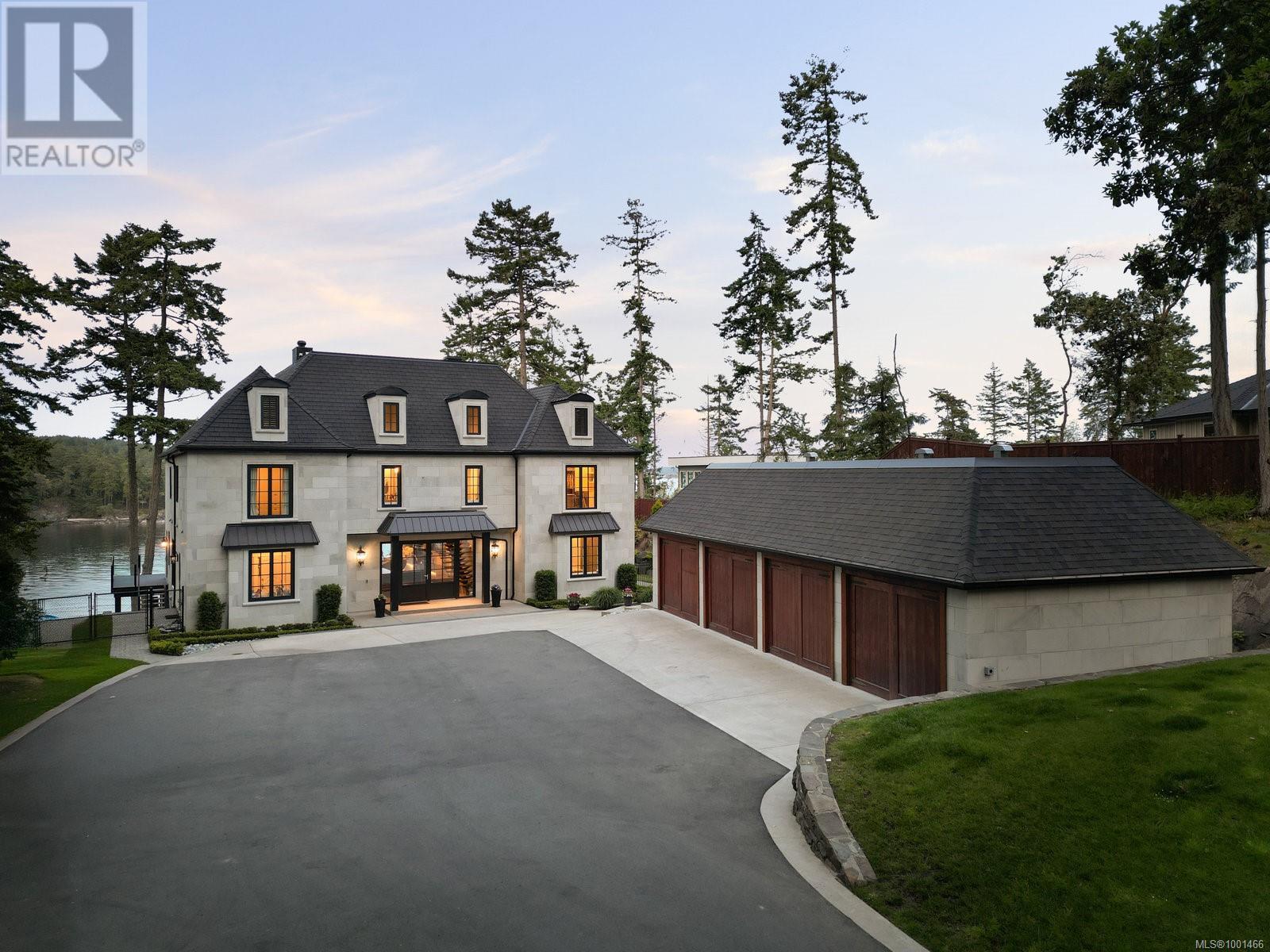 10865 Fernie Wynd Rd, North Saanich, British Columbia