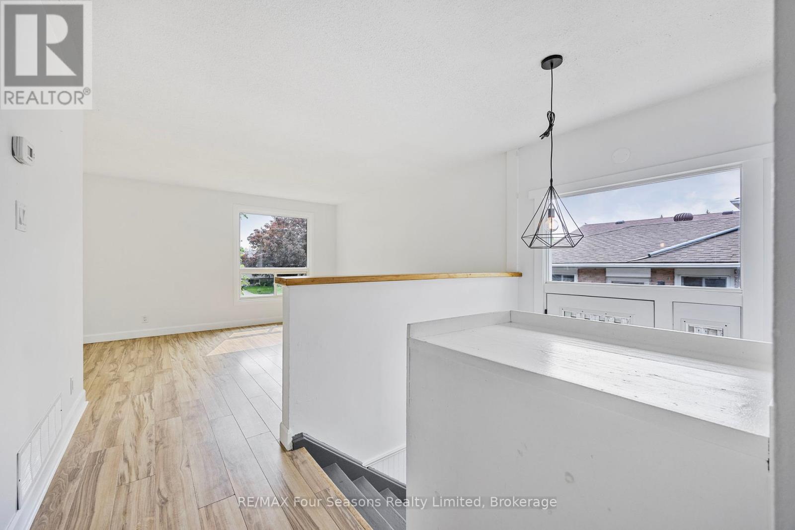68 Courtice Crescent, Collingwood, Ontario  L9Y 4G1 - Photo 3 - S12201517