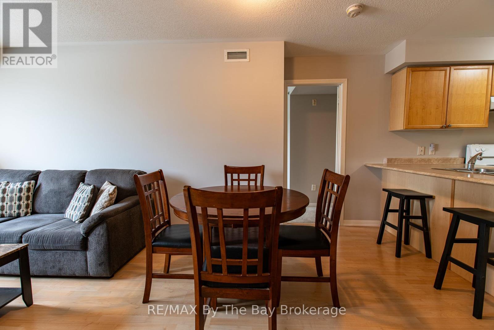 211 - 16 Westbury Road, Wasaga Beach, Ontario  L9Z 0B8 - Photo 20 - S12201538