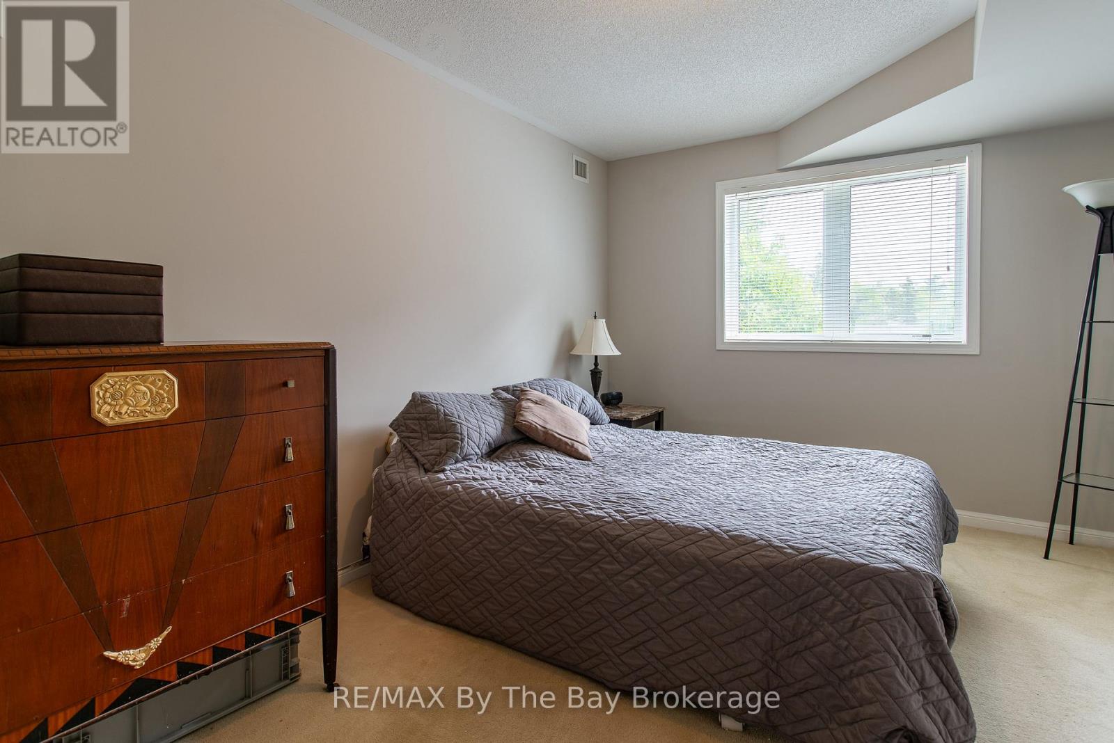 211 - 16 Westbury Road, Wasaga Beach, Ontario  L9Z 0B8 - Photo 24 - S12201538