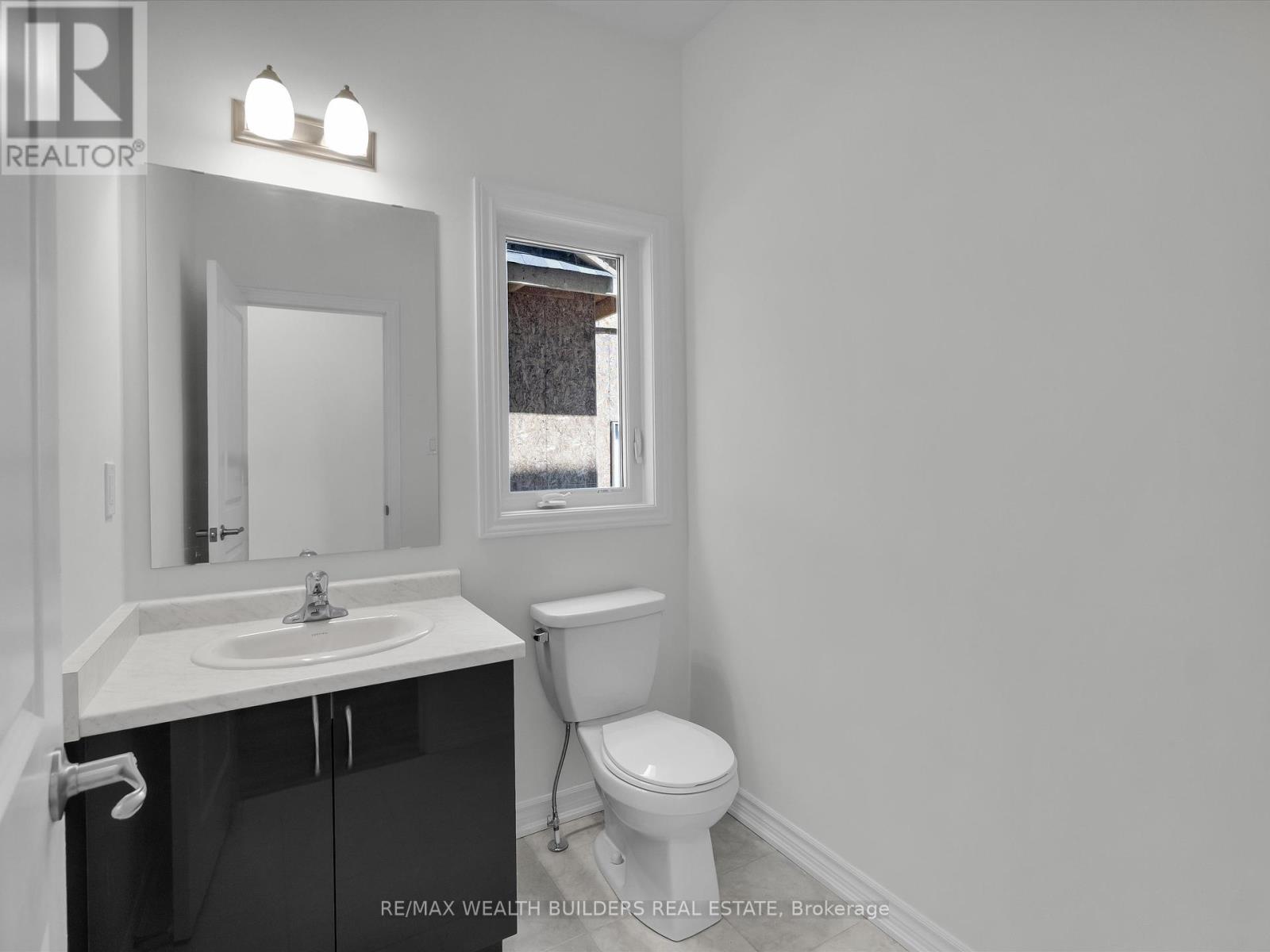 185 Mceachern Lane, Gravenhurst, Ontario  P1P 1A7 - Photo 4 - X12200228