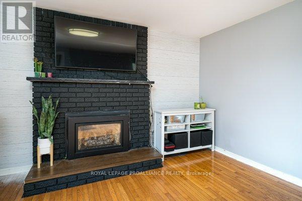 722 Trenton-Frankford Road, Quinte West, Ontario  K8V 5P6 - Photo 7 - X12201714