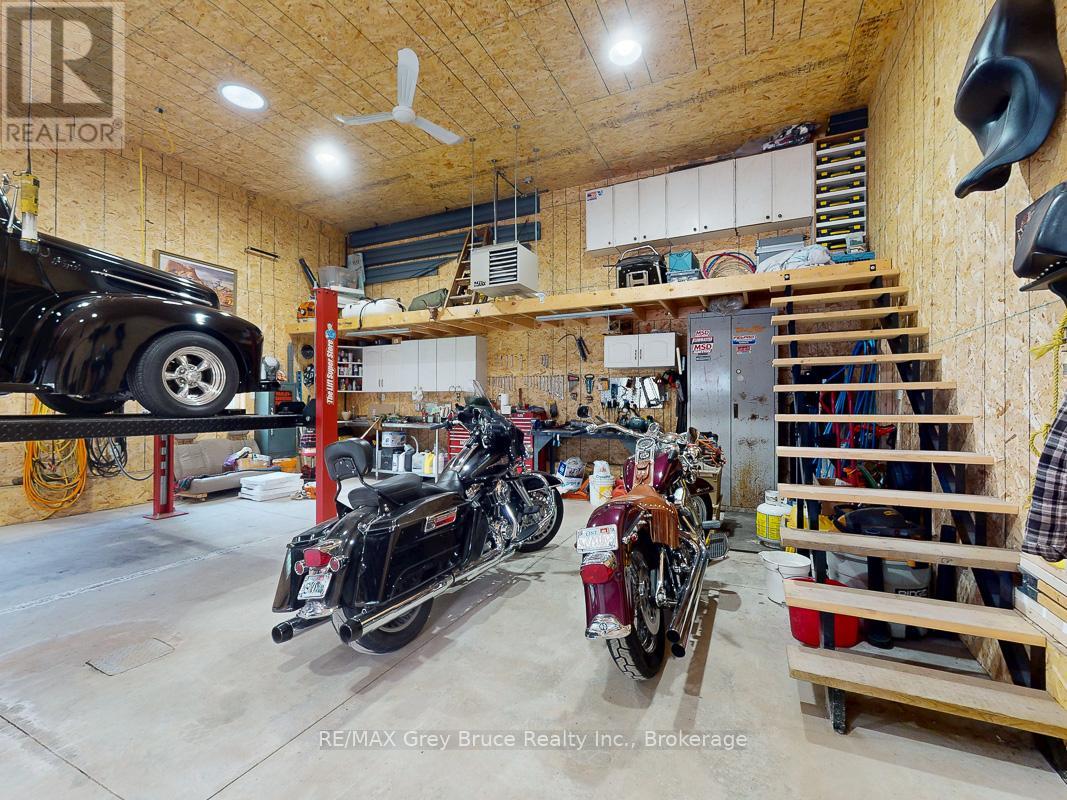 240060 Wilcox Side Road, Georgian Bluffs, Ontario  N4K 5N7 - Photo 41 - X12201514