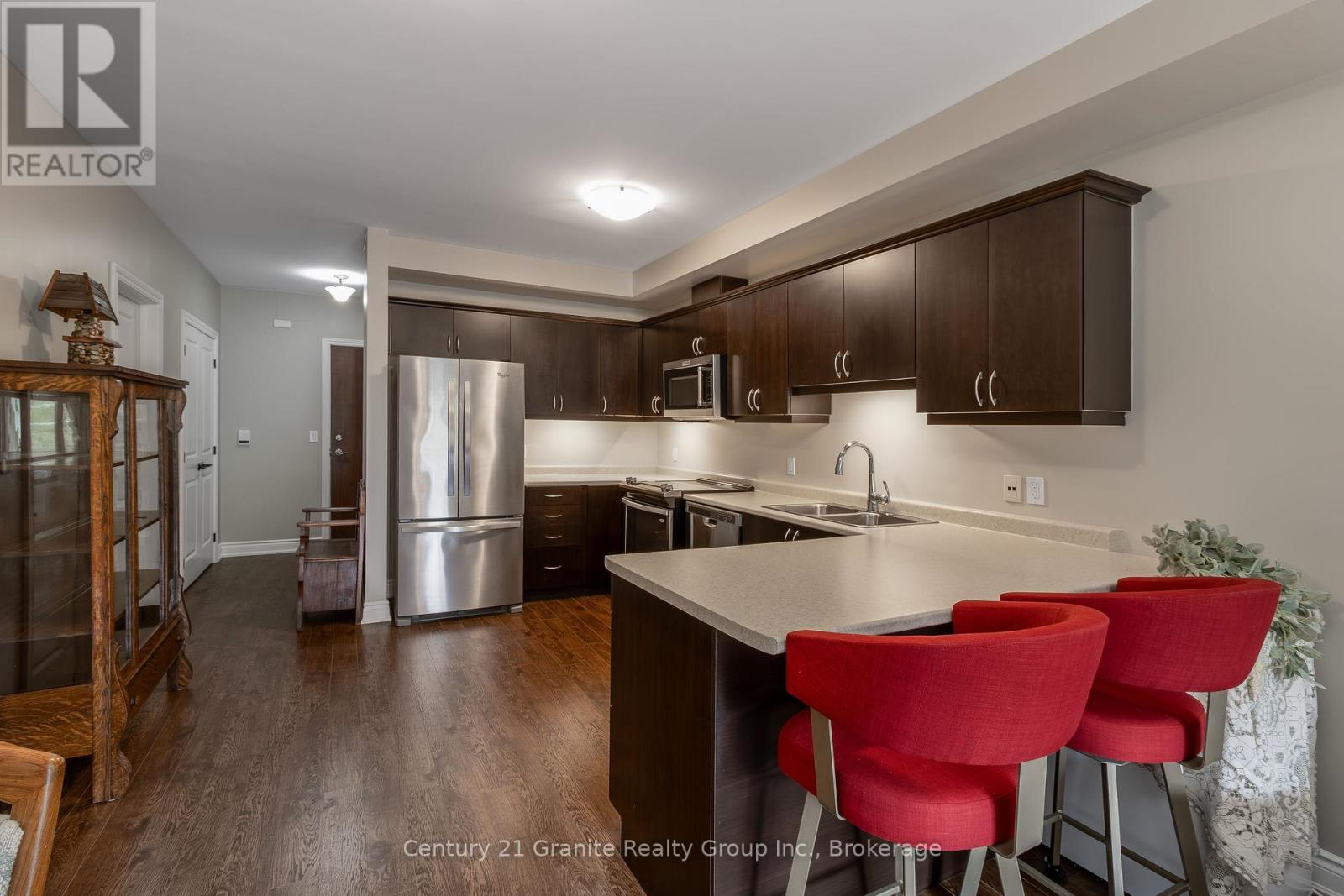 203 - 4 Lake Avenue, Dysart Et Al, Ontario  K0M 1S0 - Photo 8 - X12201578