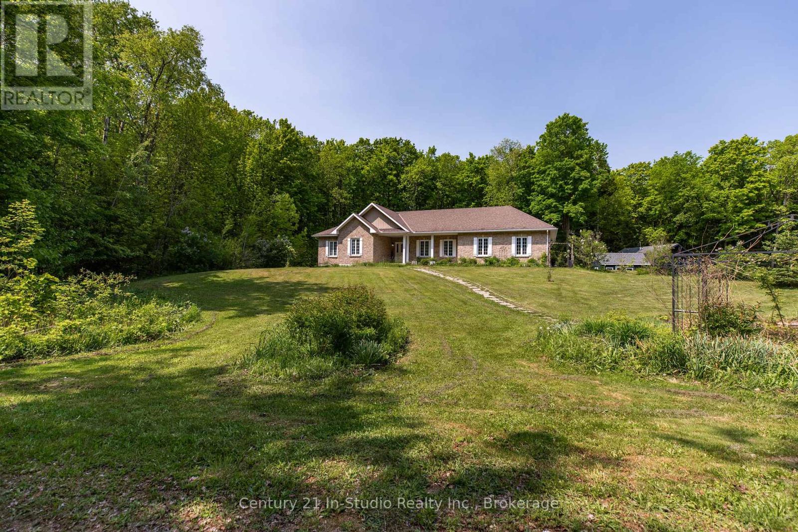 215319 Concession 4 Road, Chatsworth, Ontario  N0H 2V0 - Photo 3 - X12201628