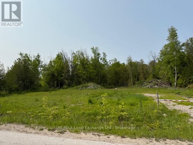 3 Lorne Beach Road, Kincardine, Ontario  N0G 2T0 - Photo 2 - X12201708