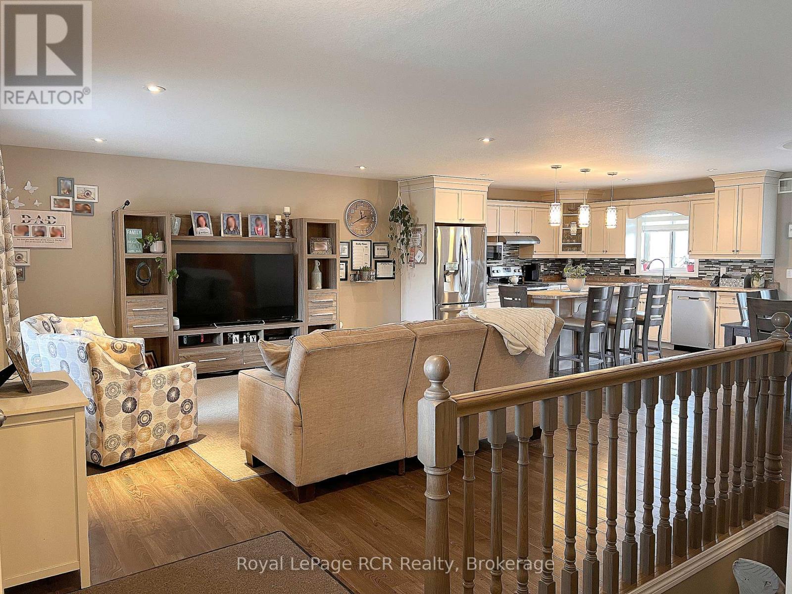 681 23rd Avenue, Hanover, Ontario  N4N 3X4 - Photo 5 - X12201717