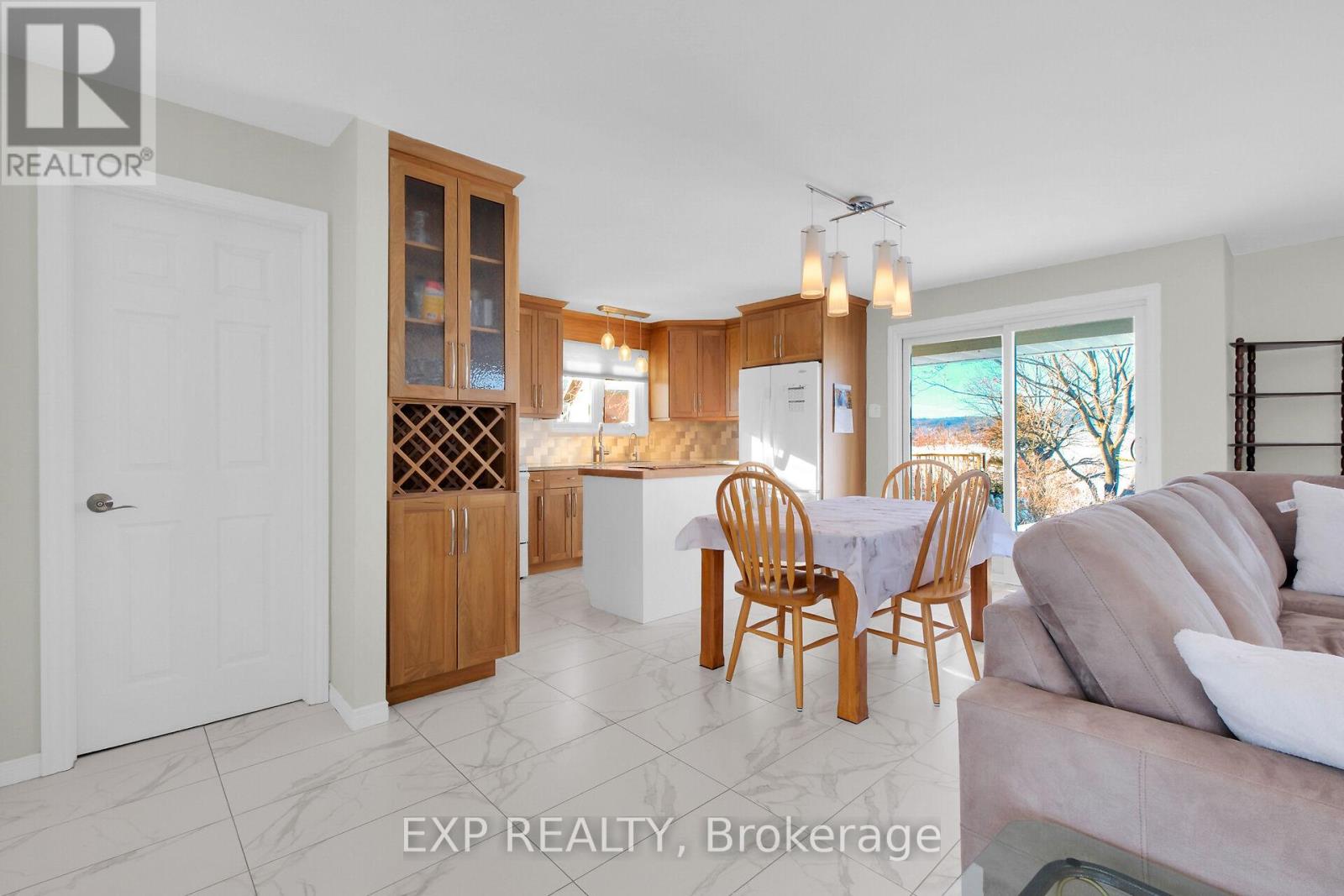 425 Du Domaine Road, Alfred And Plantagenet, Ontario  K0B 1J0 - Photo 14 - X12201510