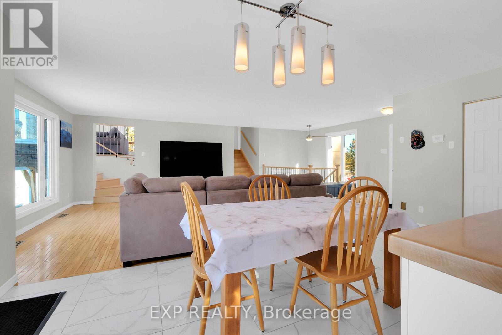 425 Du Domaine Road, Alfred And Plantagenet, Ontario  K0B 1J0 - Photo 16 - X12201510