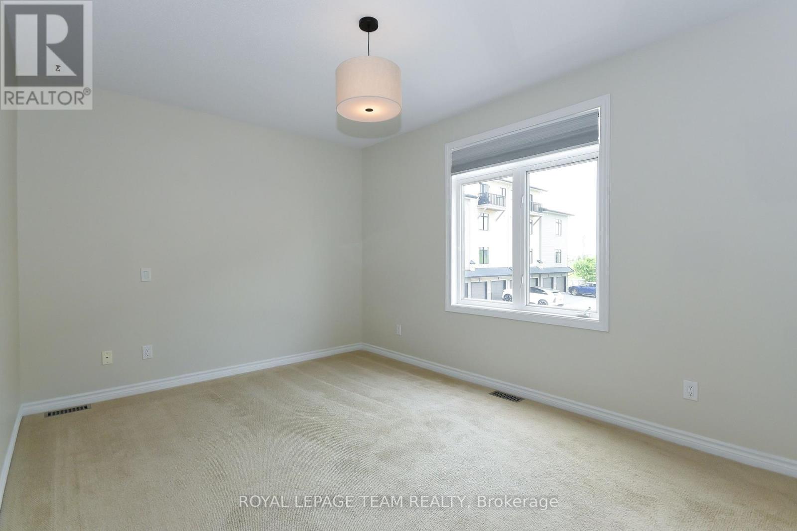 200 Pembina Private, Ottawa, Ontario  K4M 0G9 - Photo 11 - X12201632