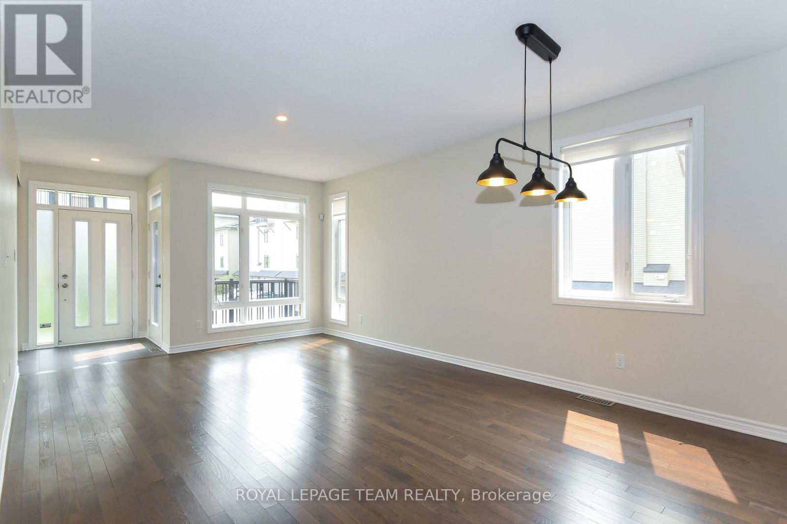 200 Pembina Private, Ottawa, Ontario  K4M 0G9 - Photo 3 - X12201632