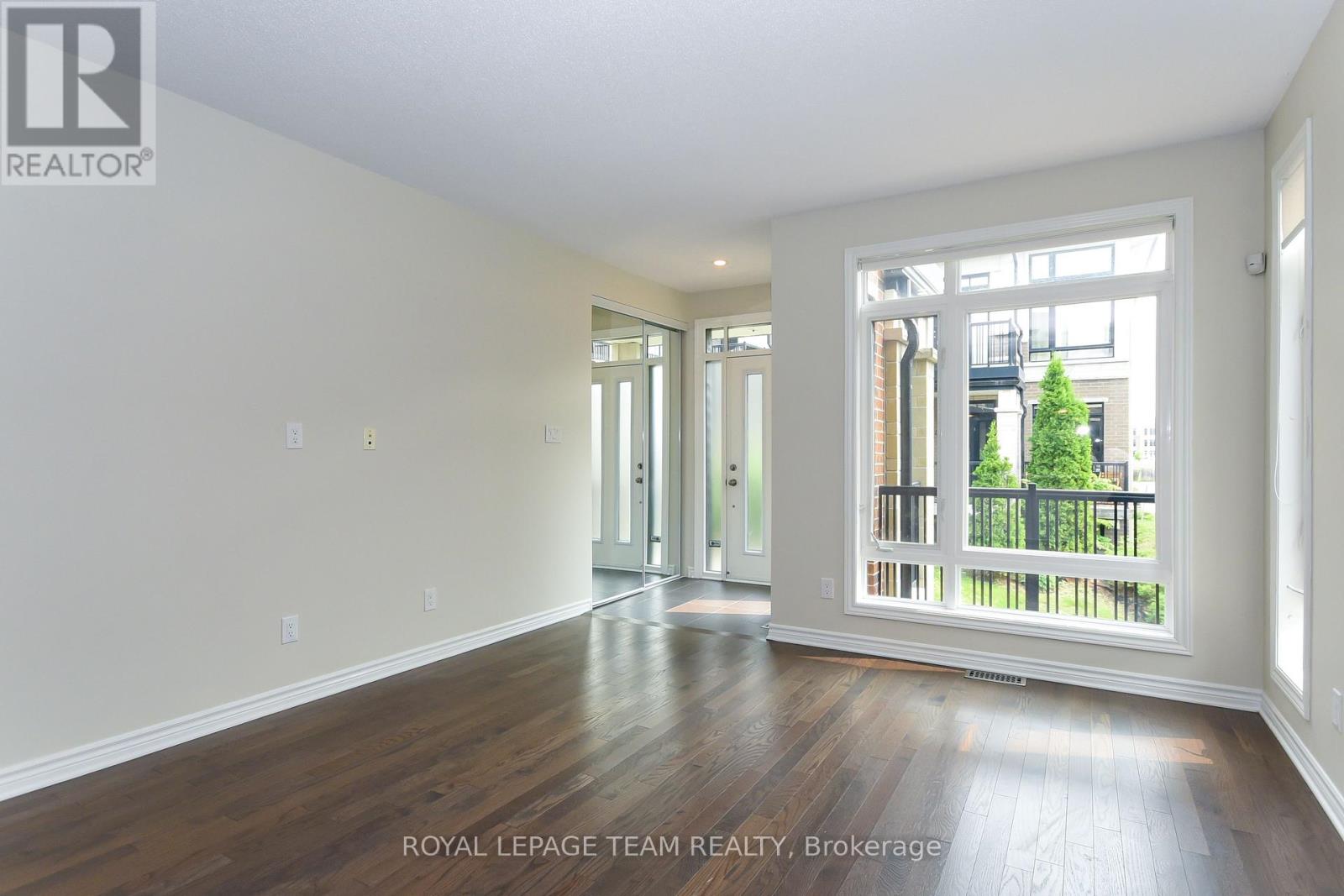 200 Pembina Private, Ottawa, Ontario  K4M 0G9 - Photo 4 - X12201632