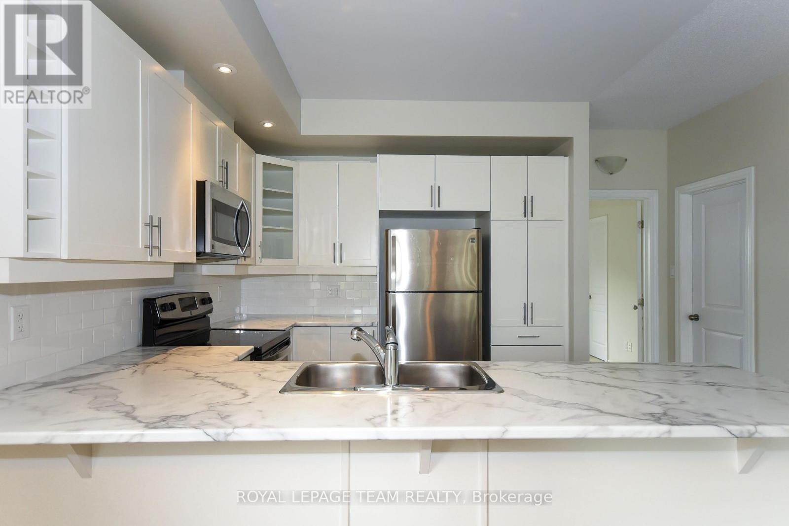 200 Pembina Private, Ottawa, Ontario  K4M 0G9 - Photo 7 - X12201632