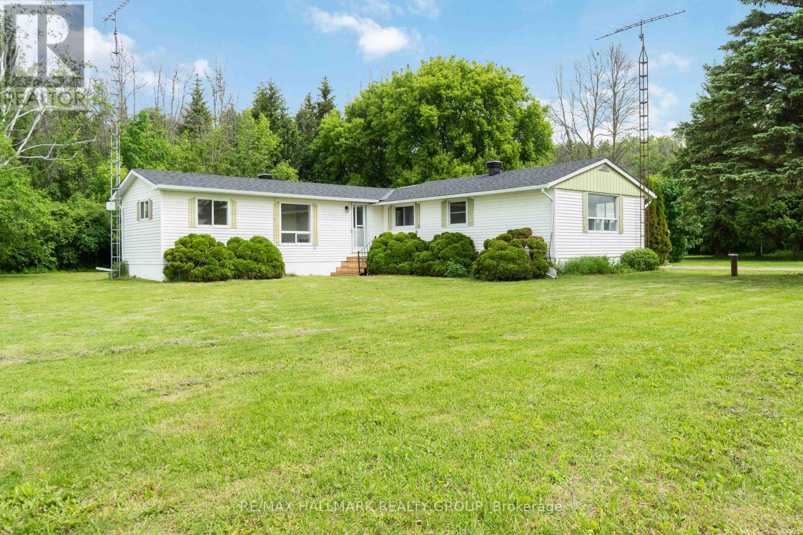 10913 Stampville Road, South Dundas, Ontario  K0C 1K0 - Photo 3 - X12201740