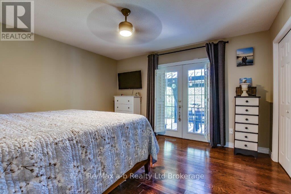 27 Amber Drive, Thames Centre, Ontario  N0L 1G1 - Photo 15 - X12134957
