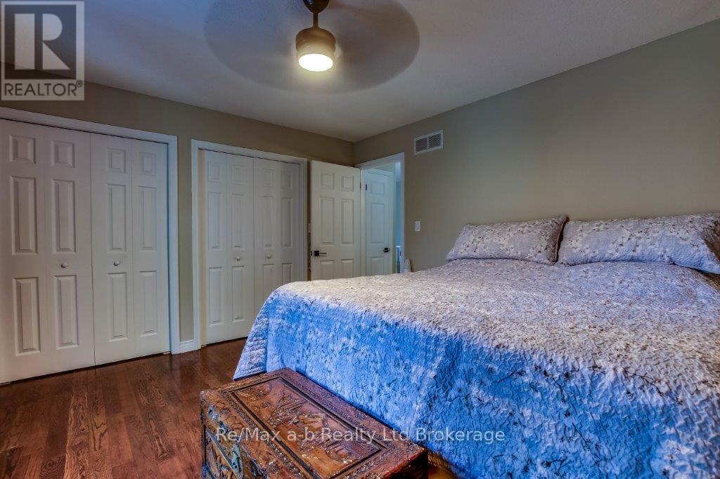 27 Amber Drive, Thames Centre, Ontario  N0L 1G1 - Photo 16 - X12134957