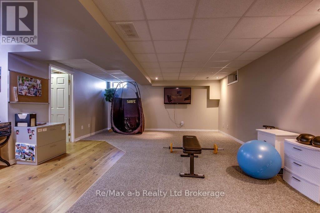 27 Amber Drive, Thames Centre, Ontario  N0L 1G1 - Photo 21 - X12134957