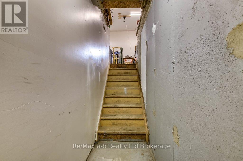 27 Amber Drive, Thames Centre, Ontario  N0L 1G1 - Photo 25 - X12134957