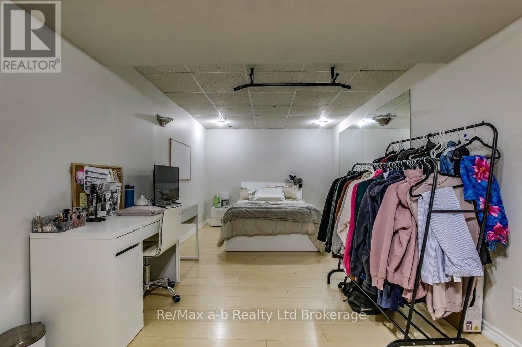 27 Amber Drive, Thames Centre, Ontario  N0L 1G1 - Photo 27 - X12134957