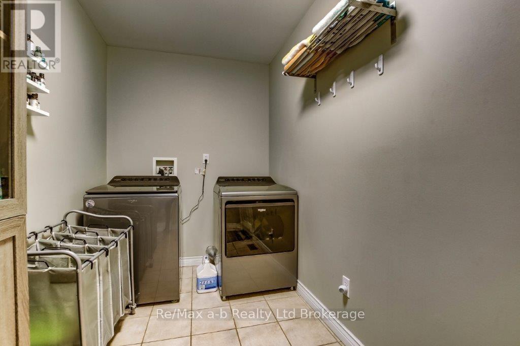 27 Amber Drive, Thames Centre, Ontario  N0L 1G1 - Photo 28 - X12134957