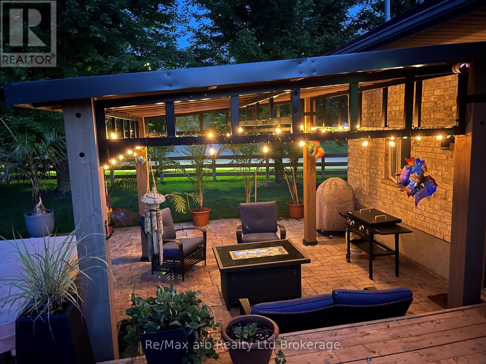 27 Amber Drive, Thames Centre, Ontario  N0L 1G1 - Photo 41 - X12134957