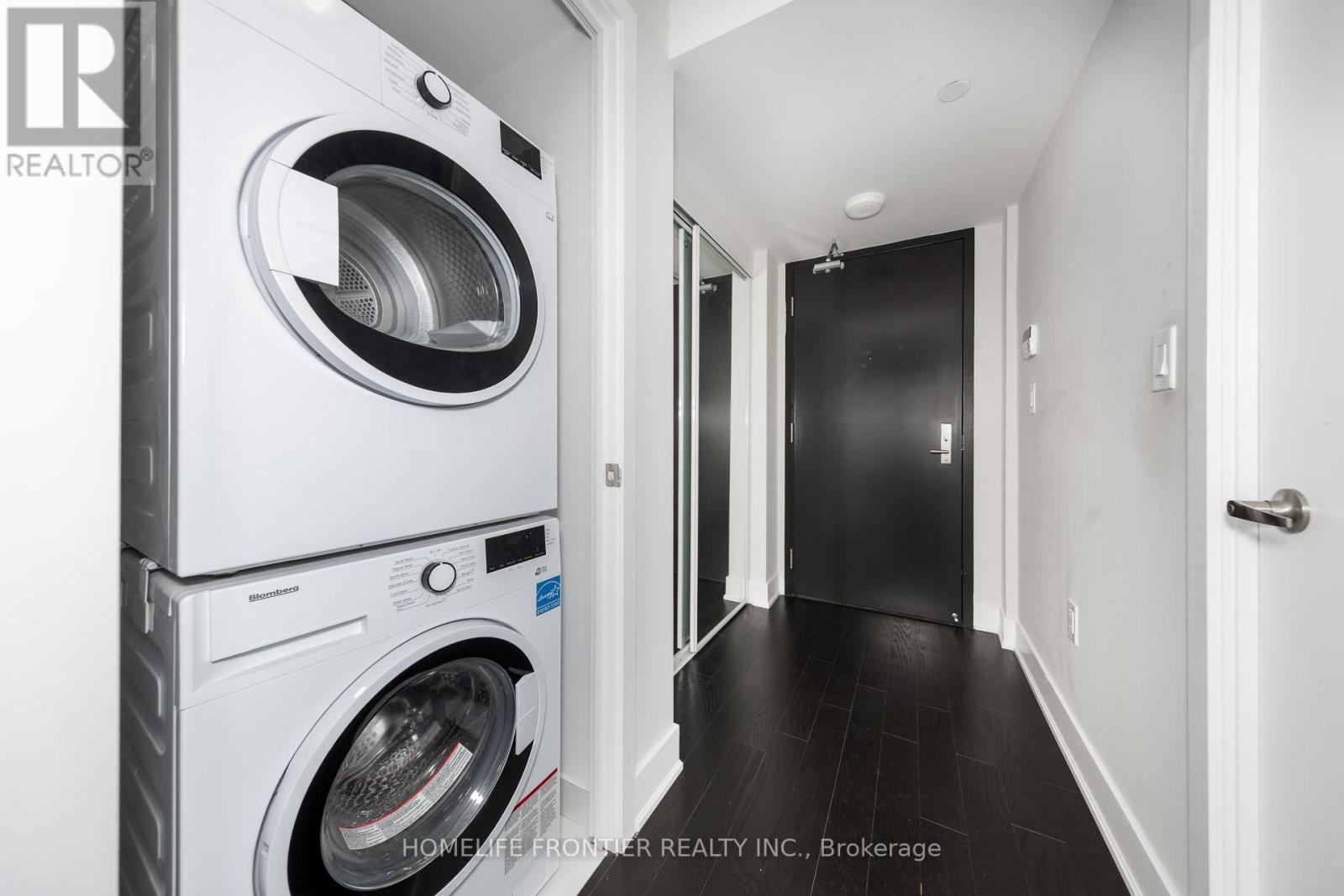 2310 - 955 Bay Street, Toronto, Ontario  M5S 0C6 - Photo 3 - C12201486